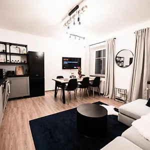 Na Skale Close To Center & Lift Apartament