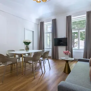 Encore Boutique By Dwellfort Apart Otel